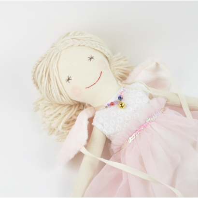 Lala Helenka w różowej tiulowej sukience