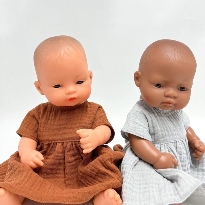 Sukienka muslinowa dla lalki Miniland 32 cm