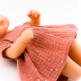 Sukienka dla lalki Miniland z muślinu w kolorze morelowym