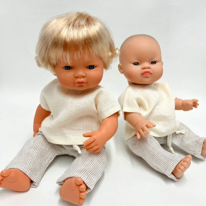 Zestaw dla lalki Miniland 38 cm, bluzeczka kremowa, lniane spodenki w paski