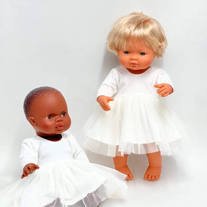 Biała sukienka z tiulem dla lallki Minikane 34 cm