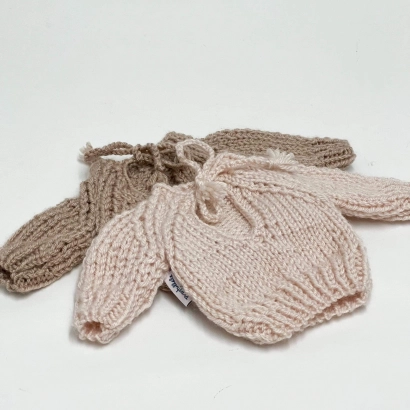 Sweterek robiony na drutach dla lalek Paola Reina 34 cm